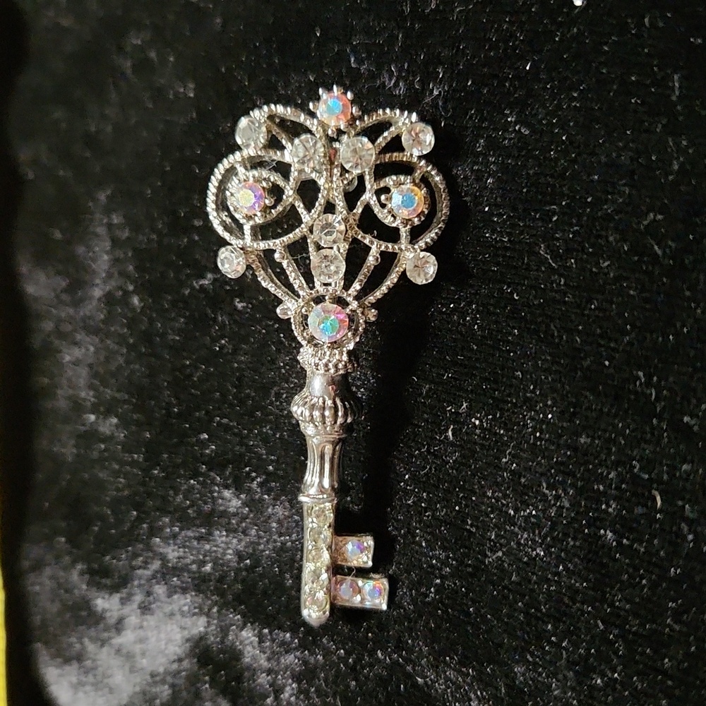 Filigree Rhinestone  Brooch